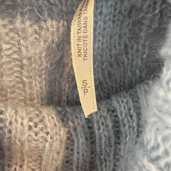 Free People Complex Distressed Light Grey Blue Cable Turtleneck Sweater Sz S - Picture 4 of 9